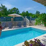 Casa de Férias Pahari By Rent Istria