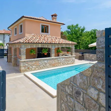 Сasa de vacaciones Pahari By Rent Istria Roč