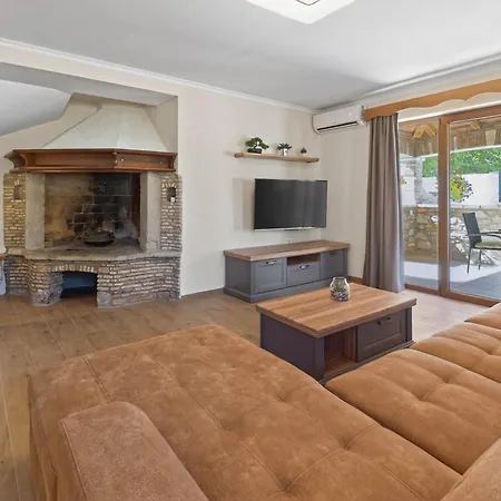 Сasa de vacaciones Pahari By Rent Istria