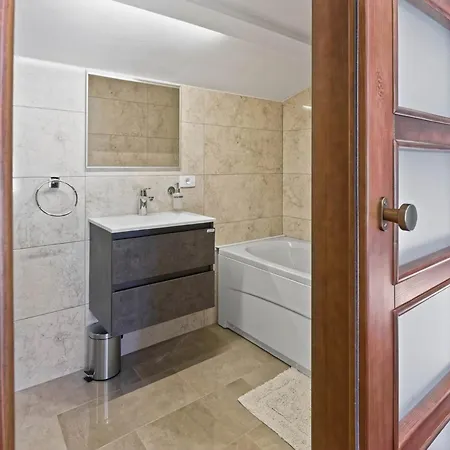 Сasa de vacaciones Pahari By Rent Istria *