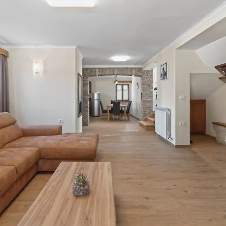 Сasa de vacaciones Pahari By Rent Istria *