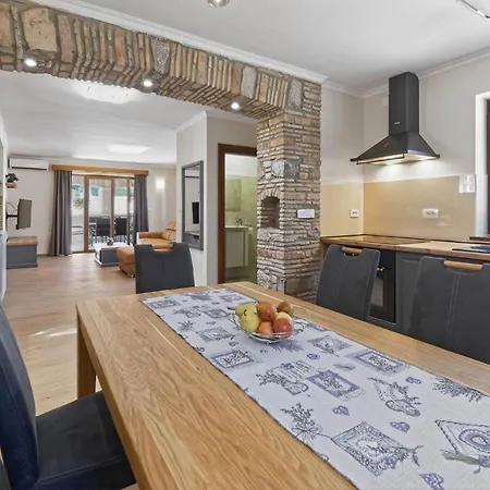 Pahari By Rent Istria Сasa de vacaciones Roč
