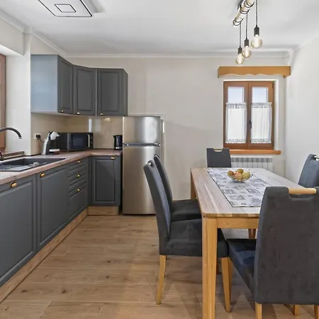 Pahari By Rent Istria * Roč